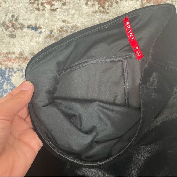 SPANX Shapewear Velvet Black Sculpting Leggings Size M Medium EUC - Picture 5 of 9
